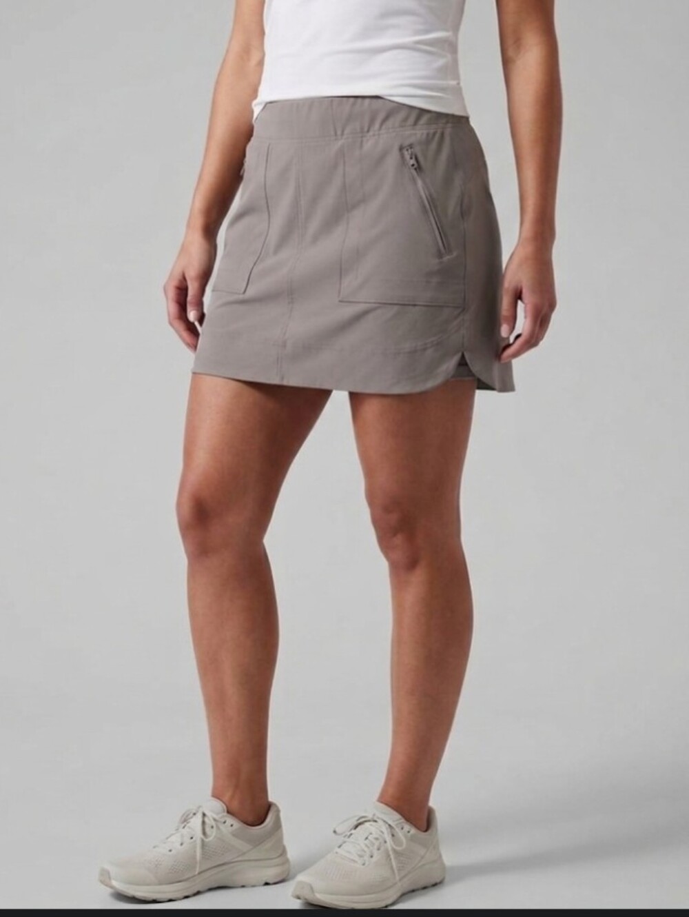 Athleta Chelsea Cargo Skort Size 2 Beige Skirt